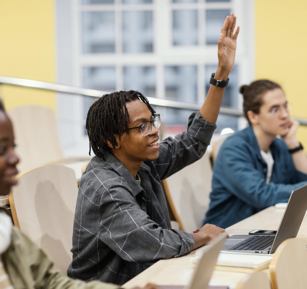 students-paying-attention-class